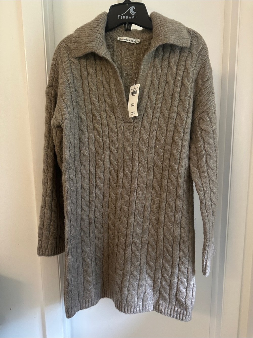 Abercrombie & Fitch Taupe Cable-Knit V-Neck Sweater Dress. TAGS ON